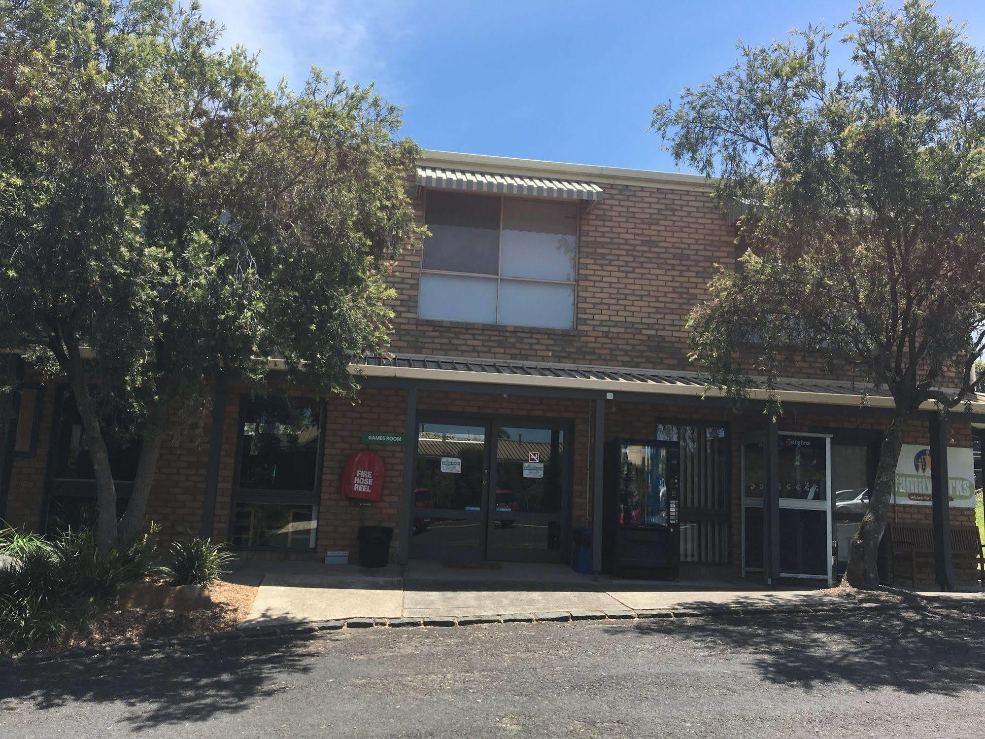 墨尔本机场旅游村酒店 外观 照片